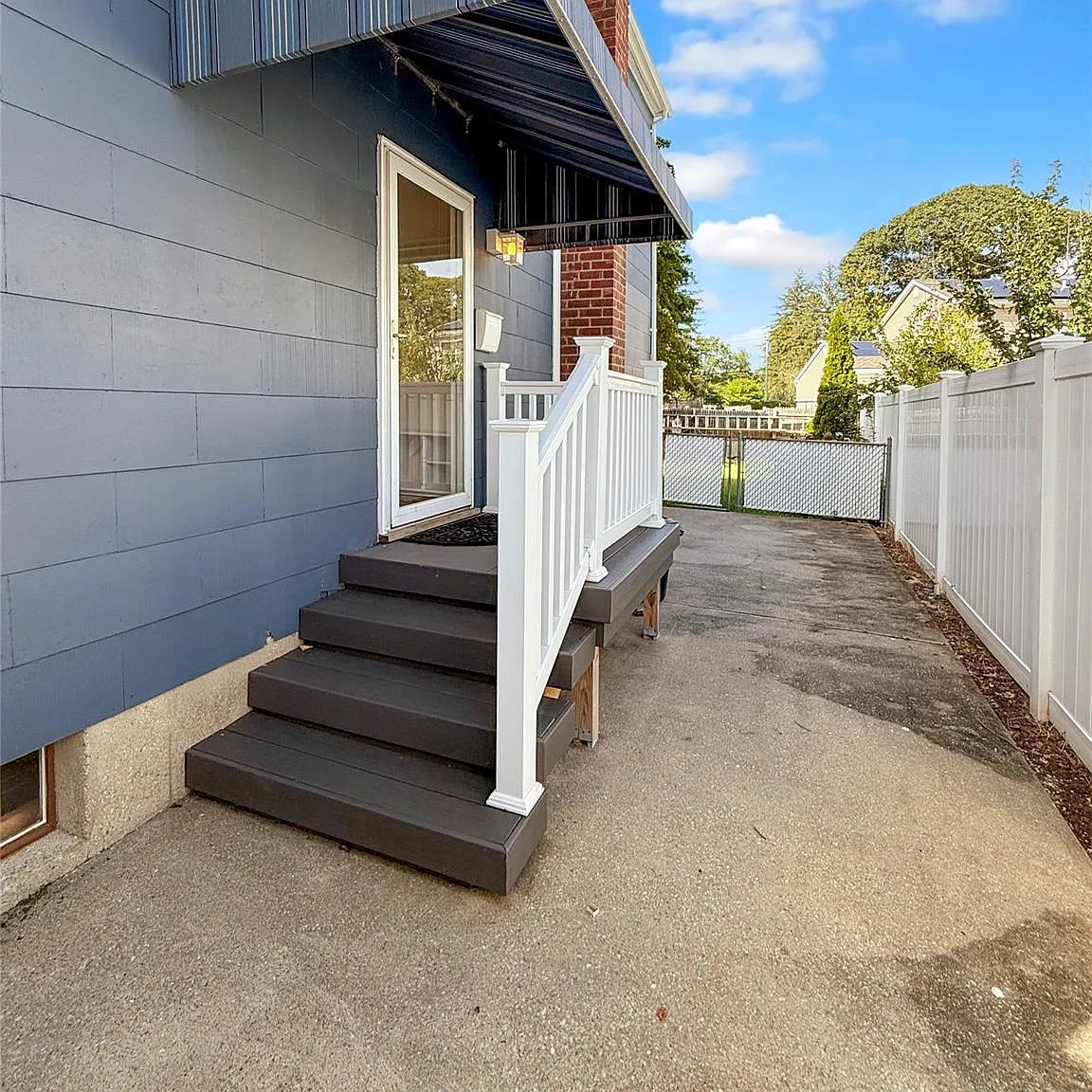 1 bed, 1.0 bath, 2020 sqft, $2,400 — Photo 1