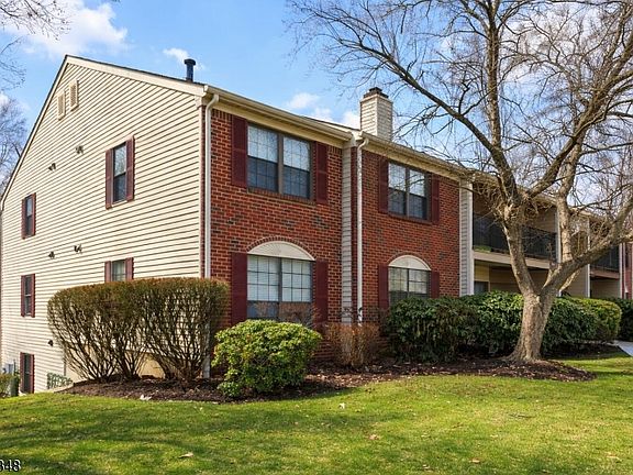 2nd image of 347 Penns Way