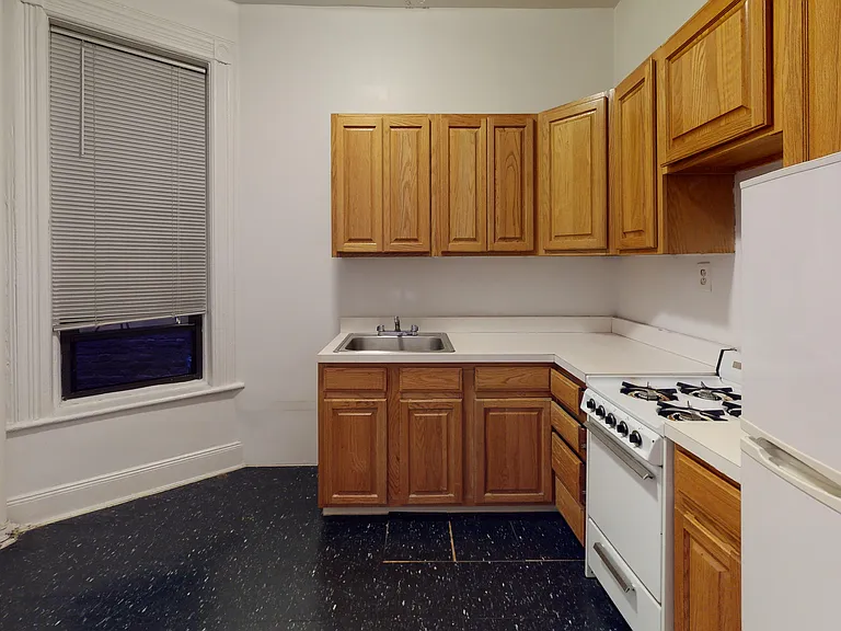 315 E 93rd St #2C — Photo 4