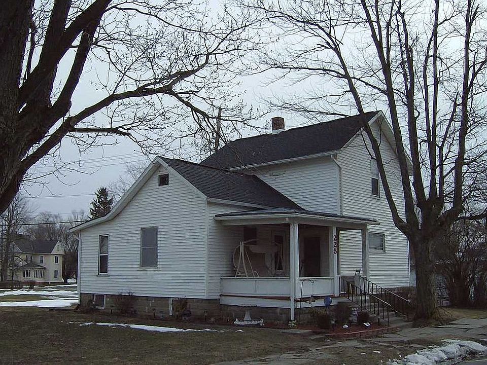 1st image of 225 N Marion St