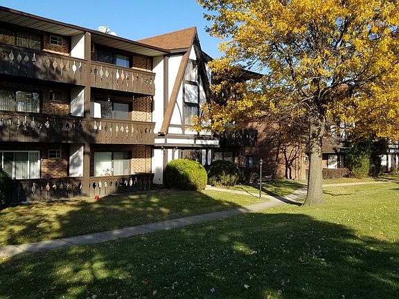 2nd image of 14 Crestview Ln Unit 7