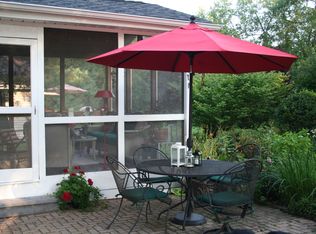 25W720 Red Maple Ln, Wheaton, IL 60189