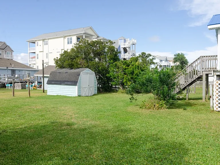 1201 Carolina Beach Ave N — Photo 33