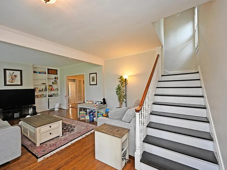 6900 Drake Rd — Photo 6