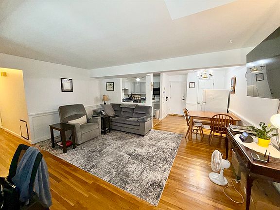 5th image of 32 Park Ave #19