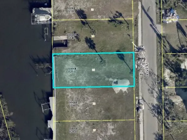 2751 Olive St, Saint James City, FL 33956