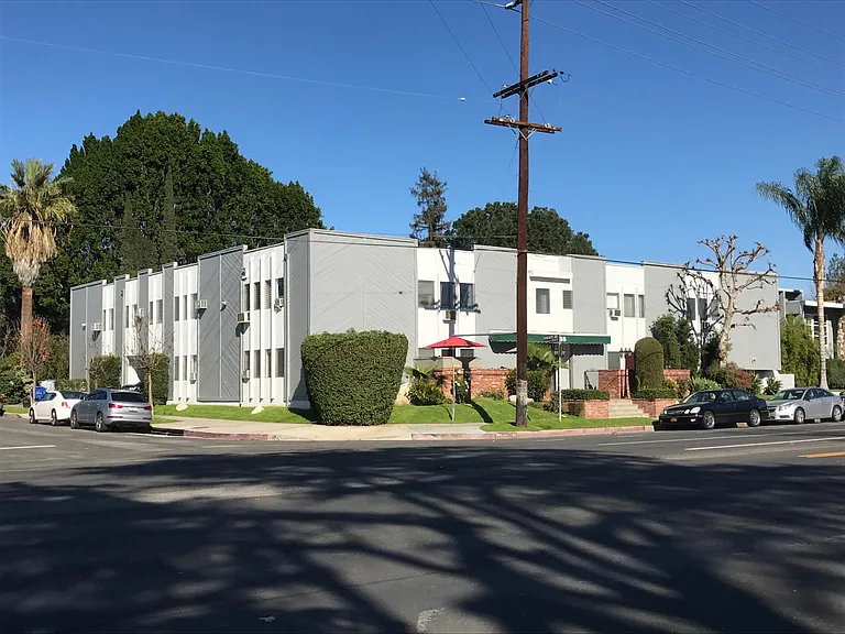 13855 Burbank Blvd #3 — Photo 12
