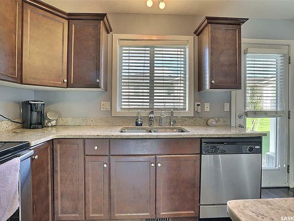 4th image of 4101 Preston Cres #46