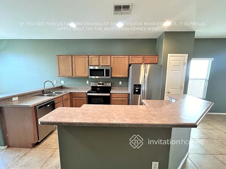 14611 W Acapulco Ln — Photo 4