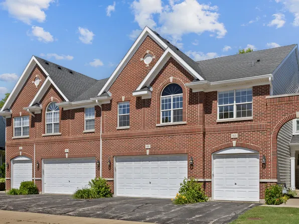 88 Fulbright Ln, Schaumburg, IL 60194