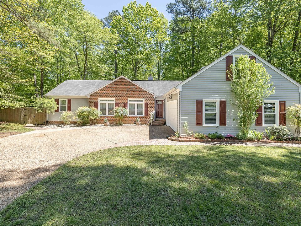 1st image of 127 Wellington Cir