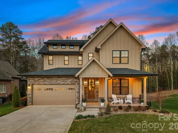 860 38th Ave, Hickory, NC 28601