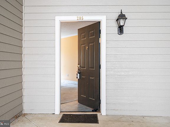 4th image of 4408 Helmsford Ln APT 205