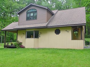 219 Hoot Owl Rd, Evans City, PA 16033