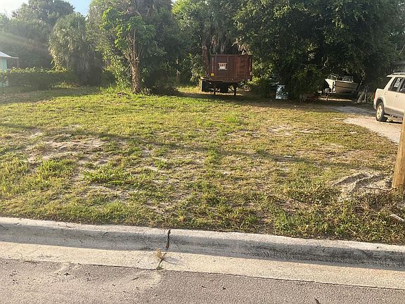 5th image of 0000 Avenue L