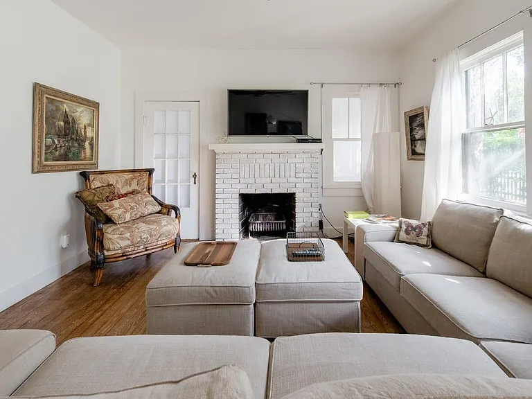 302 N Peninsula Ave — Photo 1