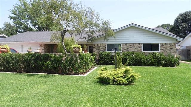 1st image of 444 W Pleasantview Dr