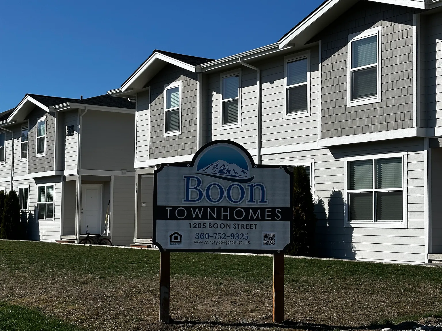 Boon Townhomes — Photo 1