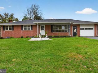 2360 Redwood Rd, York, PA 17408