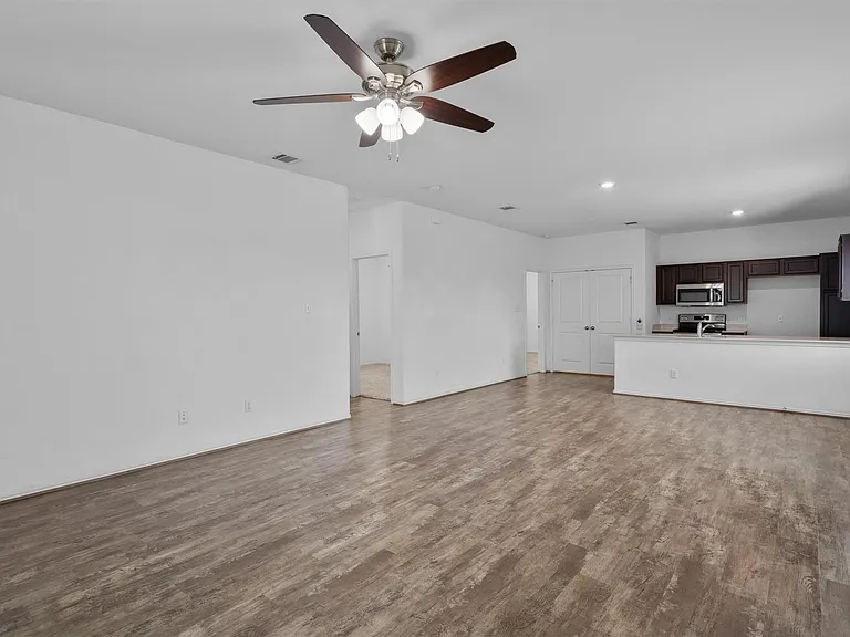 791 Circle Way — Photo 8
