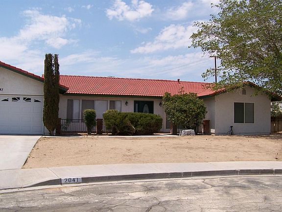 2nd image of 2041 Barcelona Cir