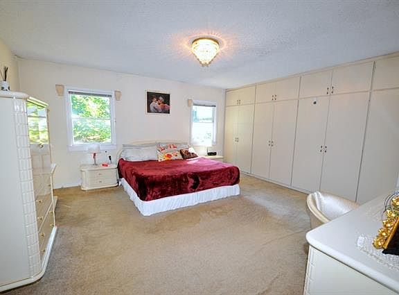 5th image of 1060 Mamaroneck Ave