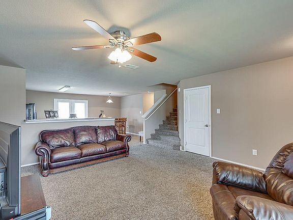 5th image of 227 Silver Spur Dr