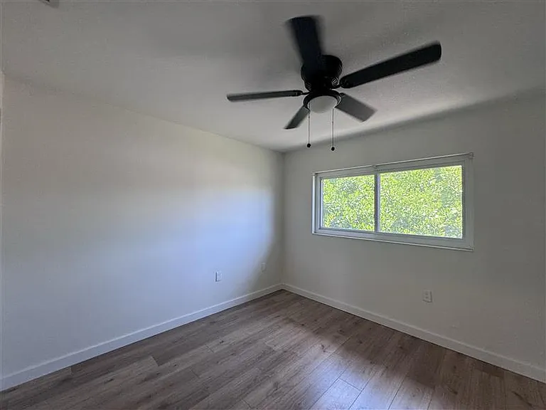 1258 Barbara Dr #203 — Photo 9