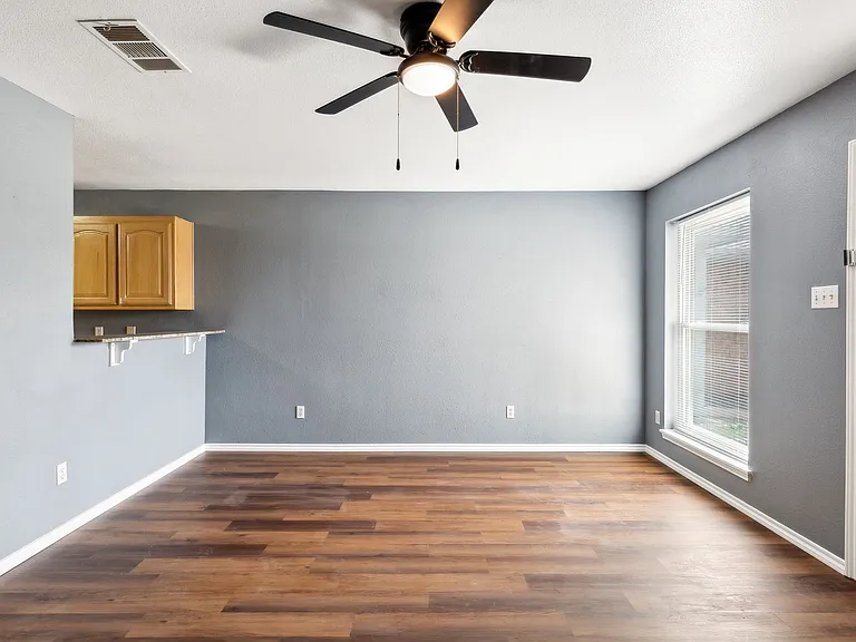 1502 Sharron Ct — Photo 19
