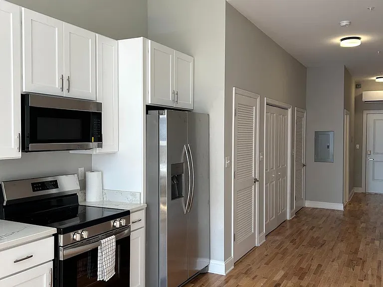 100 W Lexington St #505 — Photo 24