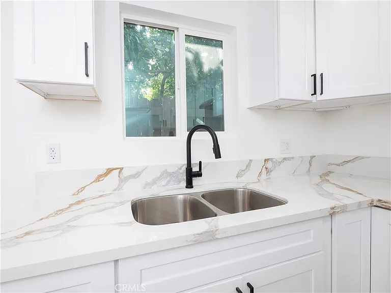 5741 S Saint Andrews Pl #1/2 — Photo 5