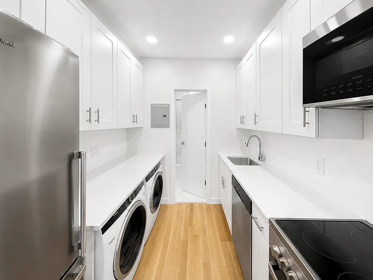 75 Pineapple St #4B — Photo 2