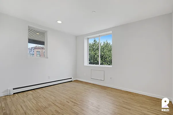 Rented by REZI | media 11