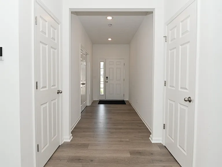 7348 Deerberg Dr — Photo 4