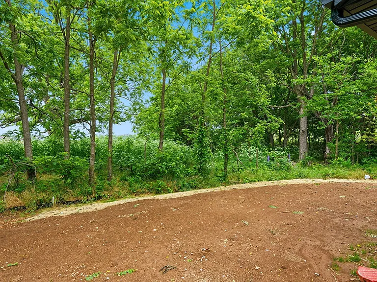2191 W Parkview Ave — Photo 17