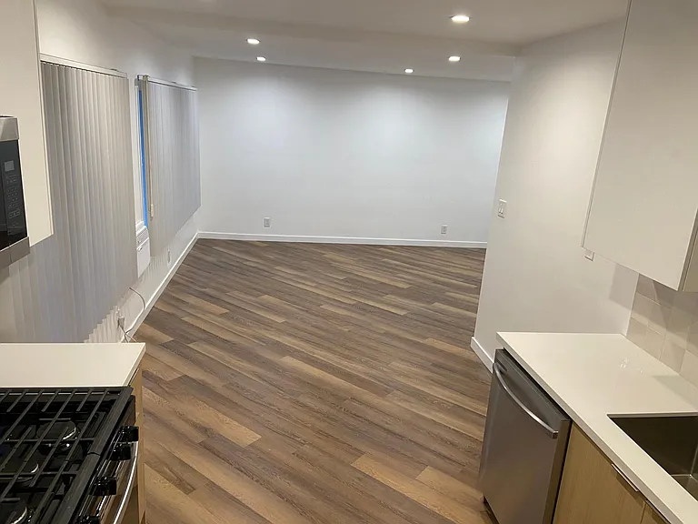 5447 Russell Ave #17 — Photo 5