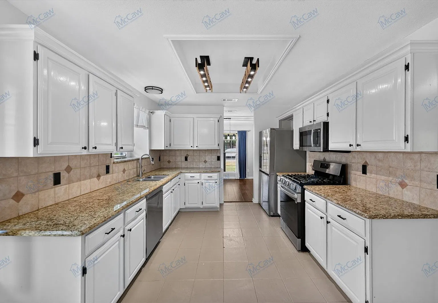 4 bed, 2.0 bath, 2080 sqft, $2,750 — Photo 4