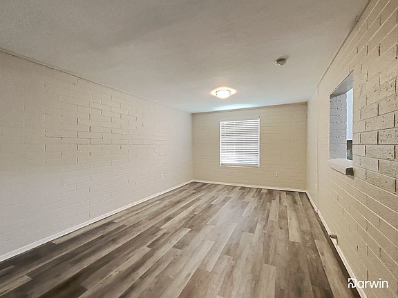 5th image of 18230 N 33rd Ave