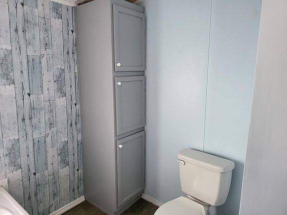 4th image of 16818 Bay Ave