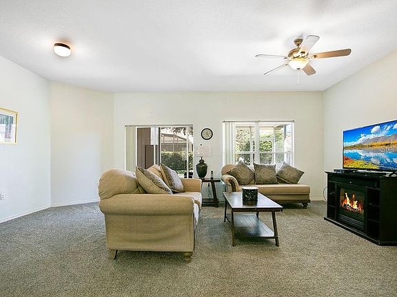 5th image of 223 Sand Piper Dr
