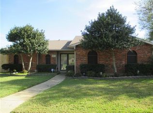 1821 Wilderness Trl, Grand Prairie, TX 75052