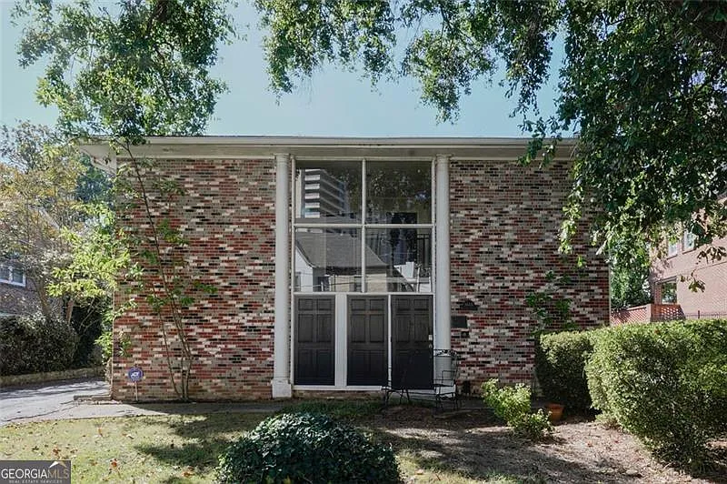 3668 Kingsboro Rd NE APT 6 photo 1