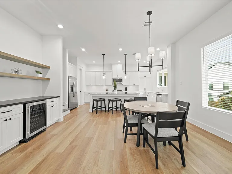 2510 Gray St — Photo 6