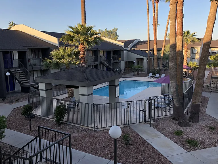 Canyon 35 Apartments — Photo 3