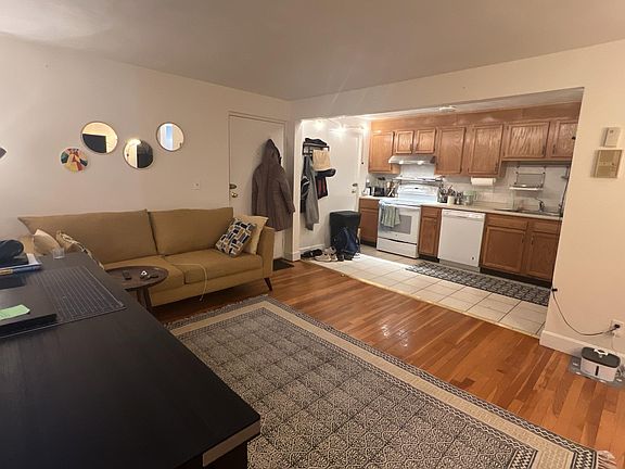 2nd image of 135 Inman St APT 6