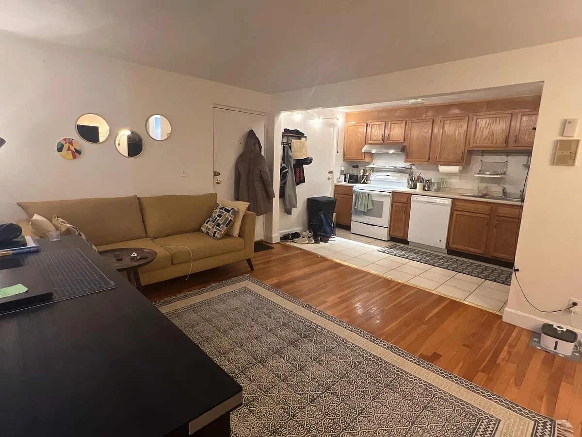 Building Photo - 135 Inman St #6