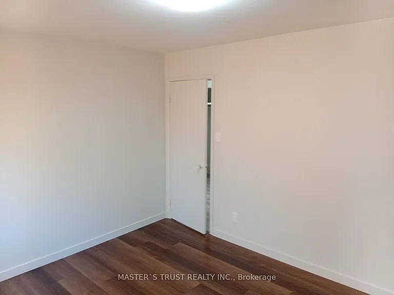 190 Borland St E #4 — Photo 12