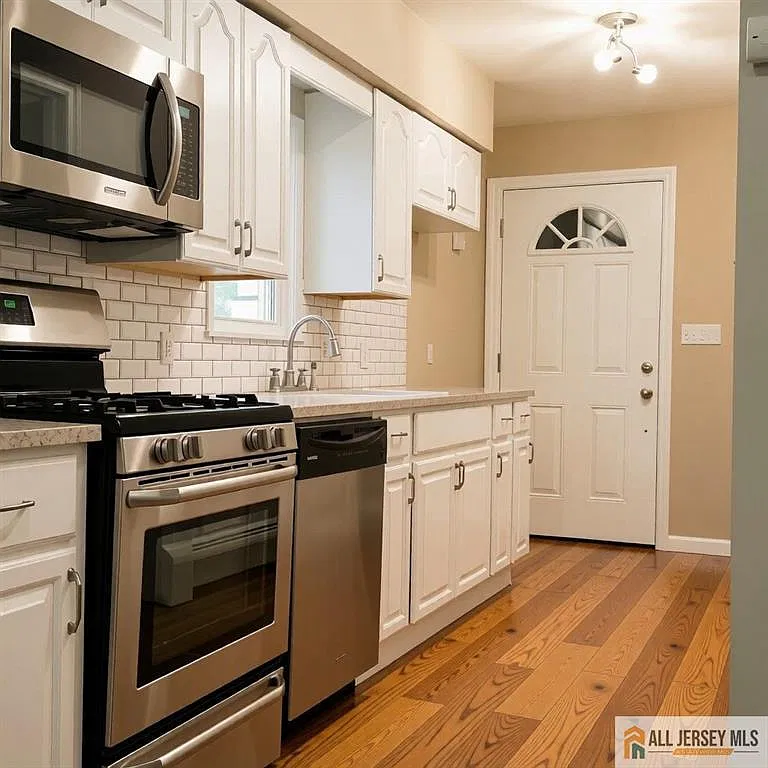 2 bed, 1.0 bath, $1,500 — Photo 4