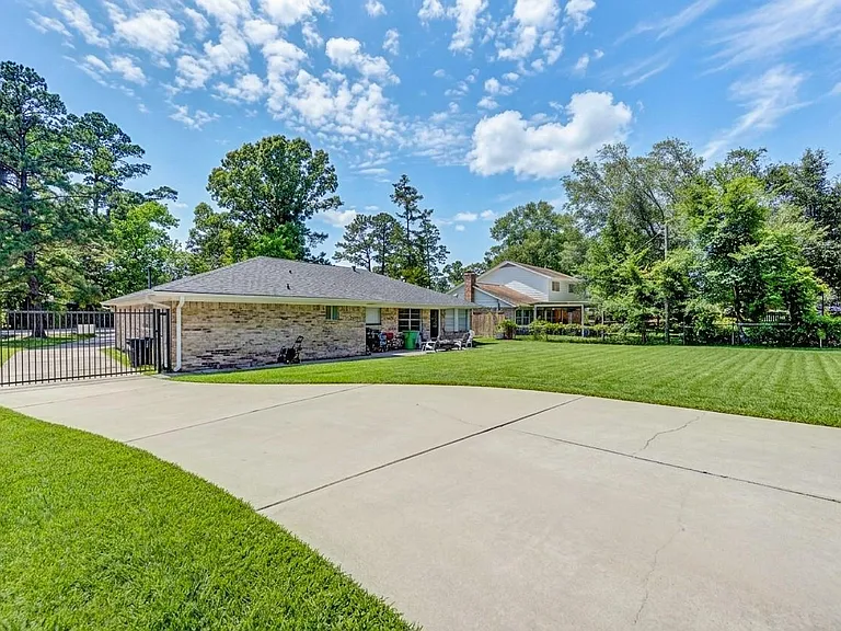 24522 Glen Loch Dr — Photo 42