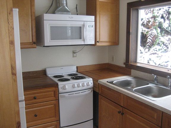 kitchen-nice window